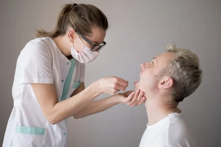 Symptoms of Strep Throat in Adults